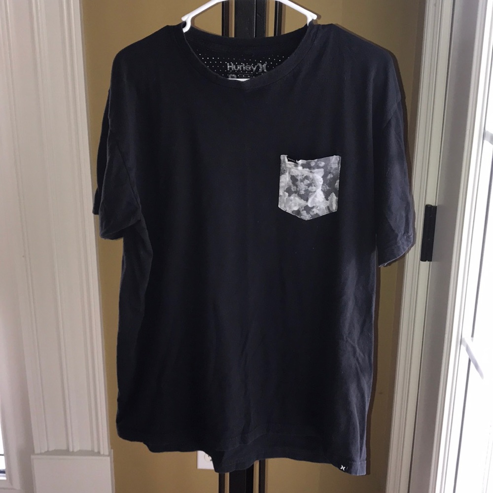 Hurley men’s black pocket tee